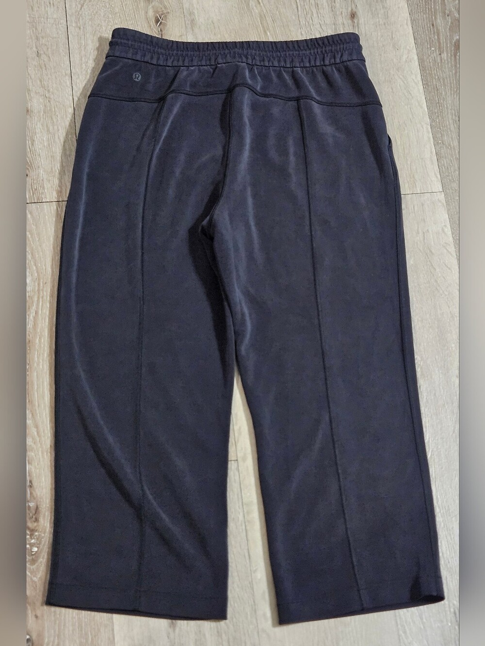 Lululemon Softstreme High-Rise Straight-Leg Cropped Pant Size 10 Black - Picture 5 of 8